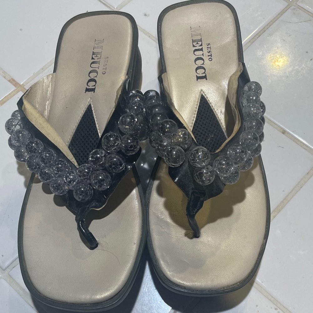 Meucci sesto black and Cream Beaded Sandals